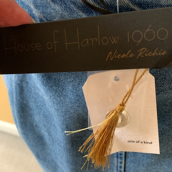 NWT HOUSE OF HARLOW DENIM SKIRT W/PEARL DETAIL BUTTONS - Picture 4 of 5